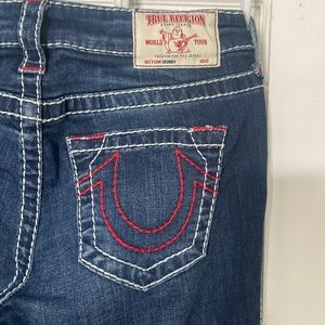 Stretchy and cute. Give me your best prices😁